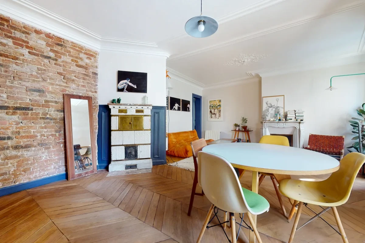 Appartement Étienne Dolet mêlant éléments classiques et couleur · 02